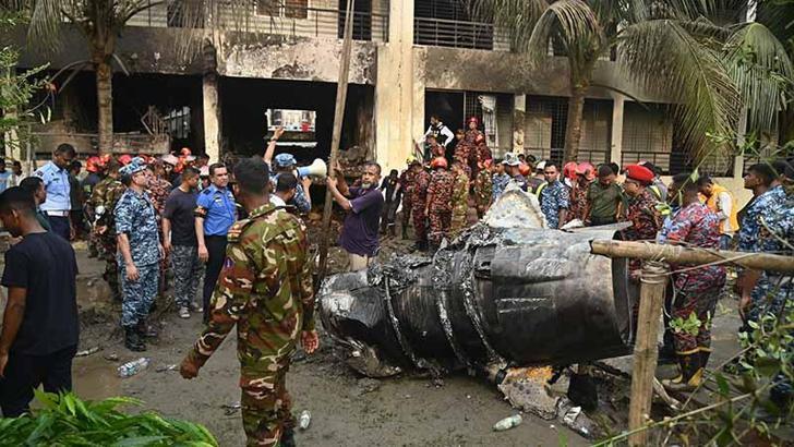 Bangladeş'te savaş uçağının kampüse düşmesi sonucu hayatını kaybedenlerin sayısı 31’e ulaştı