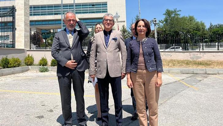 CHP'den AYM'ye 5 kanun ve 1 Cumhurbaşkanlığı kararnamesi için iptal başvurusu