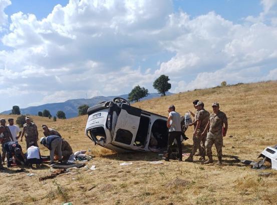 Takla atan hafif ticari araçtaki Nisanur öldü, 7 kişi yaralandı