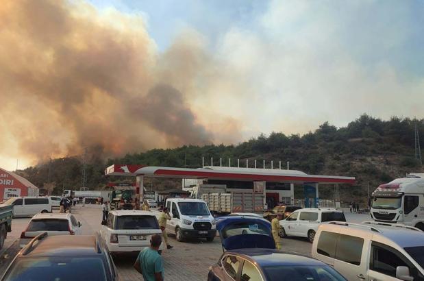 Bilecik'te evlerini boşaltan köylülerden ‘yangın nöbeti’ (2)