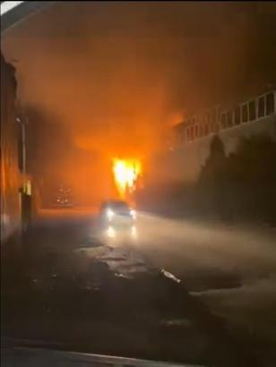 Kimya fabrikasının deposunda çıkan yangın söndürüldü