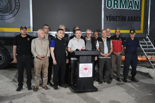 Bilecik'te evlerini boşaltan köylülerden ‘yangın nöbeti’ (3)