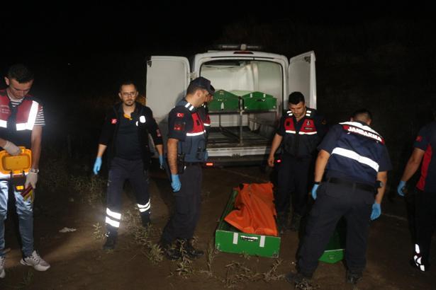 Kayıp olarak aranan 2 kuzenin bulunduğu otomobil Kelkit Çayı kenarında bulundu (2)