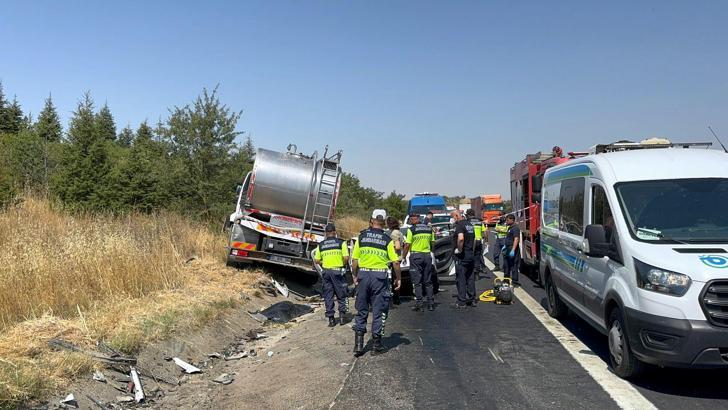 Tekirdağ'da kamyon ile otomobil çarpıştı: 4 ölü