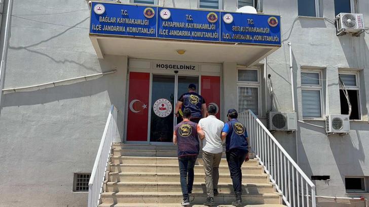 Diyarbakır'da 18 yıl 9 ay hapis cezası bulunan firari hükümlü yakalandı