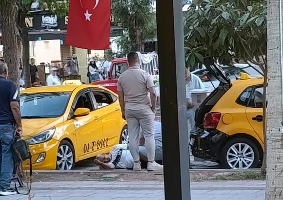Taksi durağında tartıştığı 2 şoförü tabancayla ayaklarından vurdu