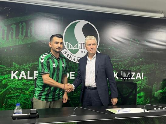 Sakaryaspor, Göktuğ Baytekin ve Emrah Başsan'ı transfer etti