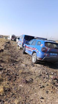 Anız yangınını söndürmek isterken alevlerin arasında kalan çiftçi öldü