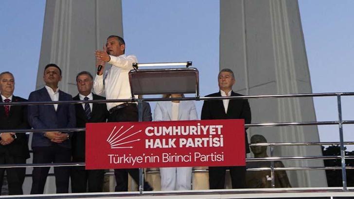 Özgür Özel, Bakırköy'deki 'Millet İradesine Sahip Çıkıyor' mitinginde konuştu