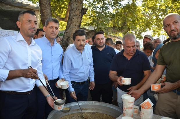 AK Parti Serik'ten aşure ikramı