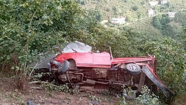 Tarım işçilerini taşıyan kamyonet şarampole yuvarlandı; 1 ölü, 9 yaralı