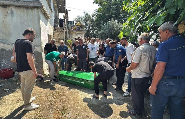 Evde çıkan yangında 2 çocuk annesi öldü