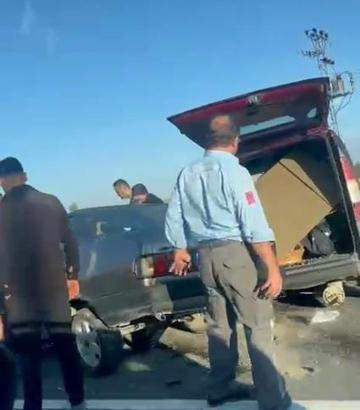 Otomobil ile hafif ticari araç çarpıştı: 4 yaralı