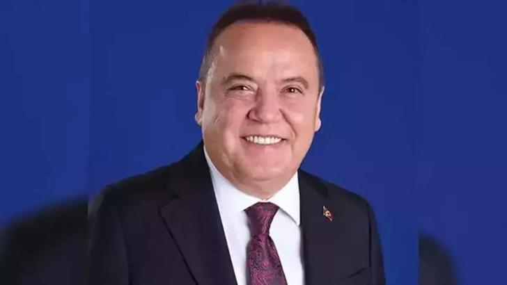 Muhittin Böcek hastaneye kaldırıldı