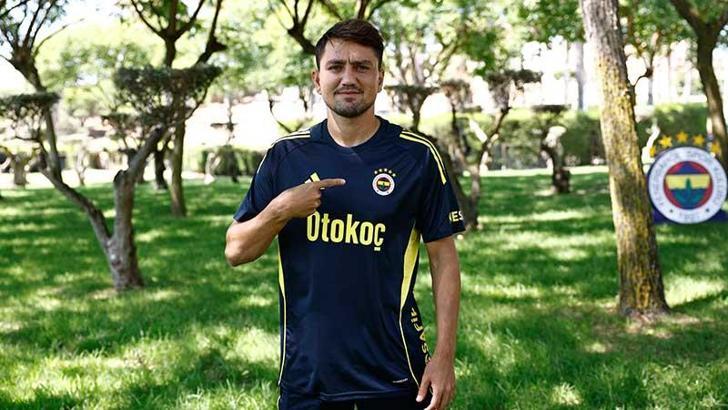 Cengiz Ünder: Fenerbahçe’de oynamak ayrı bir gurur, çok güçlü dönmek istiyorum
