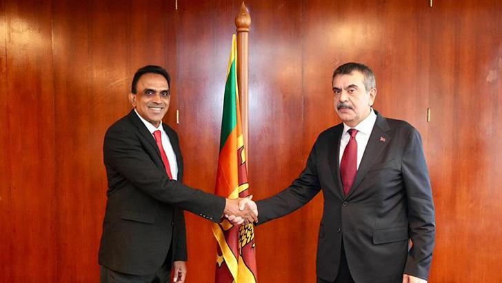 Bakan Tekin, Sri Lanka Bilim ve Teknoloji Bakanı Abeysena ile görüştü