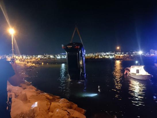 İstanbul- Silivri'de otomobil denize düştü: içindeki kişi son anda kurtuldu