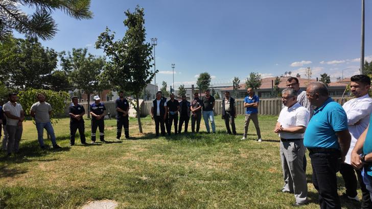 Büyükşehir Belediyesi'nden personele sokak hayvanlarını toplama eğitimi