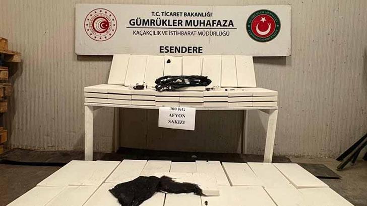 İran'dan Türkiye'ye giriş yapan TIR'da 300 kilo uyuşturucu ele geçirildi; sürücü gözaltında