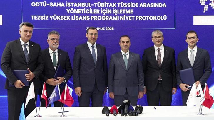 Bakan Kacır, IDEF 2025'e imza törenlerine katıldı