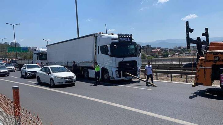 Kocaeli’de zincirleme kaza; 4 yaralı