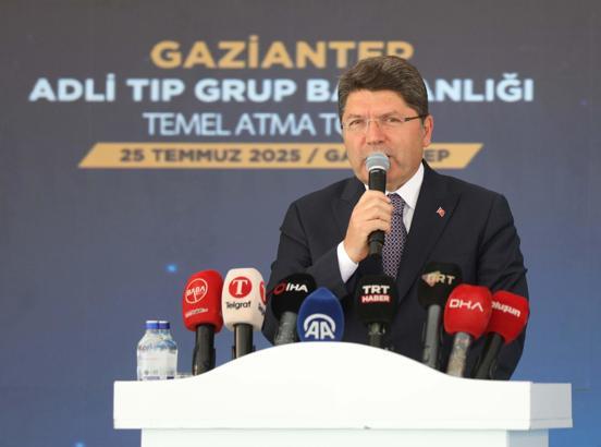 Bakan Tunç: Darbeciler tarafından yazılmış olması bile anayasanın değiştirilmesi için geçerli sebep