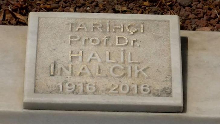 Prof. Dr. Halil İnalcık vefatının 9'uncu yılında kabri başında anıldı