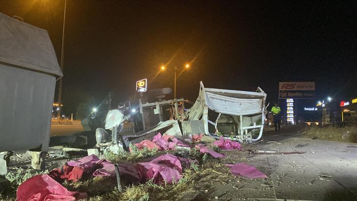 Elazığ’da otomobil ile 3 tekerlekli motosiklet çarpıştı; 3 yaralı