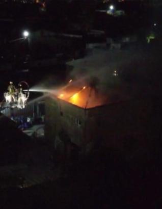 İstanbul- Başakşehir'de, fabrikada çıkan yangın büyümeden söndürüldü