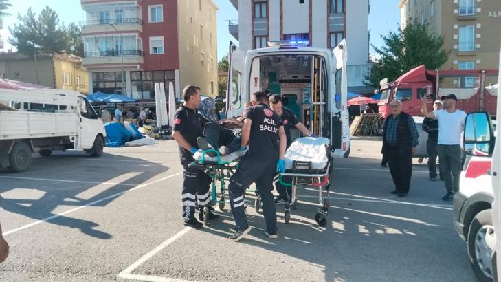 Çorum’da 2 kişi pazar yerine ateş açıp, kaçtı; 1’i ağır, 8 yaralı