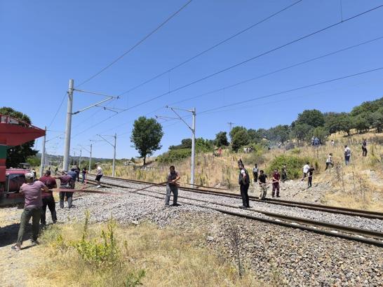 TCDD ekipleri, Bilecik–Osmaneli hattında demiryolu altyapısına kadar ilerleyen alevlerin kontrol altına alındığını aktardı