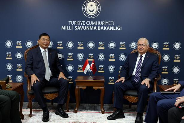 İstanbul- Bakan Güler, Endonezya Savunma Bakanı Sjamsoeddin ile bir araya geldi