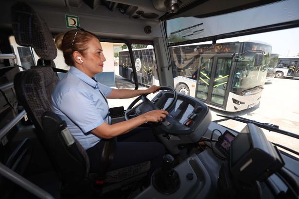 Muğla'da 29 kadın otobüs şoförü görev yapıyor