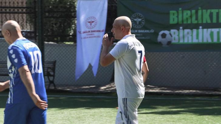 İstanbul - Kanseri yenen Yasin'in halı saha hayali gerçekleşti; Ali Asaf'ta izledi