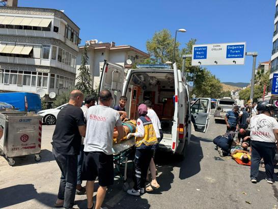 Erdek’te motosikletler çarpıştı: 2 yaralı