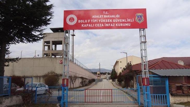 Cezaevinde koğuş arkadaşını bıçakla öldürdü