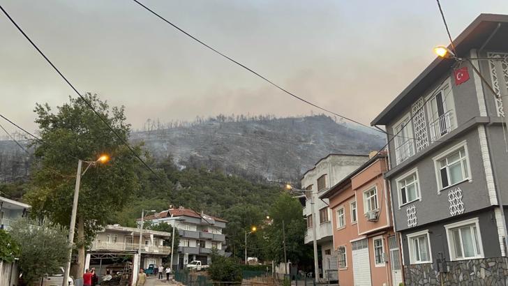 Bursa’daki yangın bölgesi dronla görüntülendi; tahliye edilen mahallelere dönüş başladı