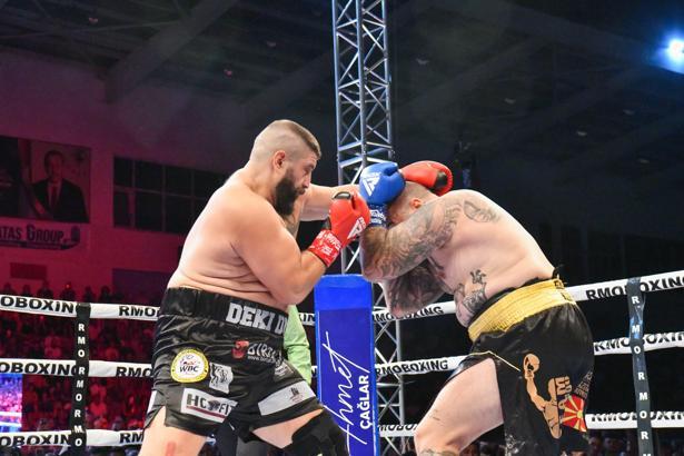 WBC Asya Şampiyonu Tuncelili Umut Çamkıran, memleketinde Cvetkov’u 2’nci rauntta devirdi