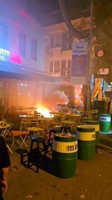 İstanbul-Sarıyer'de kazı çalışması sırasında elektrik kabloları koptu