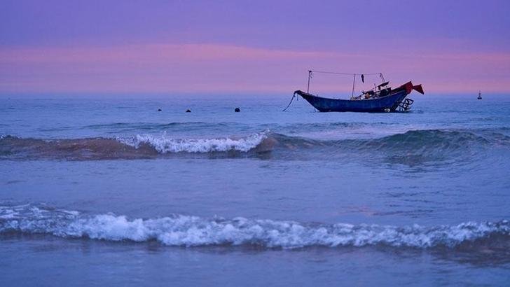 Nijerya'da yolcu teknesi battı: 25 ölü