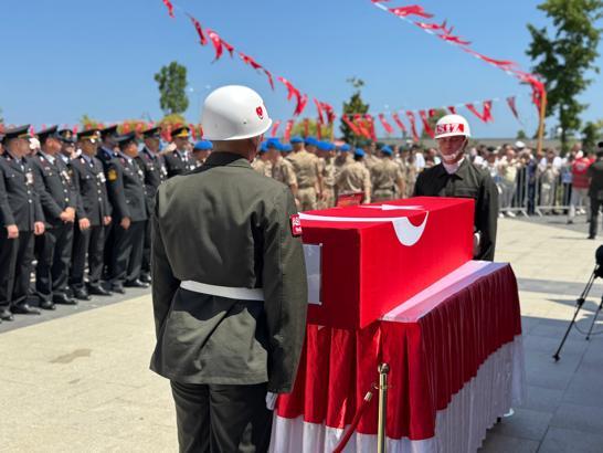 Şehit er, memleketi Giresun'da son yolcuğuna uğurlandı