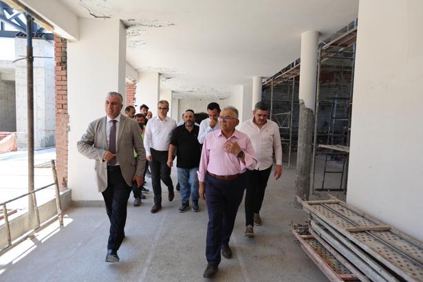 Başkan Büyükkılıç'tan Paleontoloji ve Fosil Müzesi inşaatında inceleme