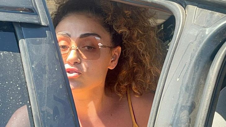 Şarkıcı Dilan Çıtak aracını polisin üzerine sürdü; havaya ateş açılarak durduruldu