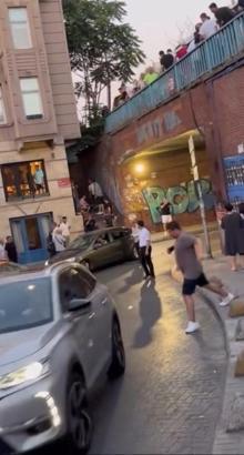 İstanbul-Beyoğlu’nda dolmuş otobüse arkadan çarptı: 2’si ağır, 5 yaralı