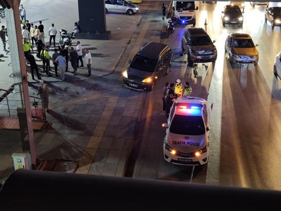Ankara'da trafik kazası sonrası kavga kamerada; 4 yaralı