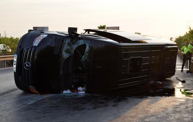 Minibüsün çarptığı çekicinin sürücüsü öldü