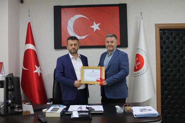 Kur’an kurslarına destek veren derneklere teşekkür belgesi