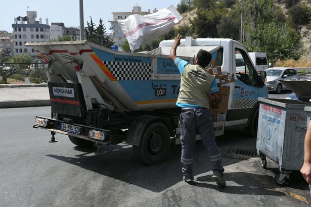 Kuşadası'nda temizlik seferberliği