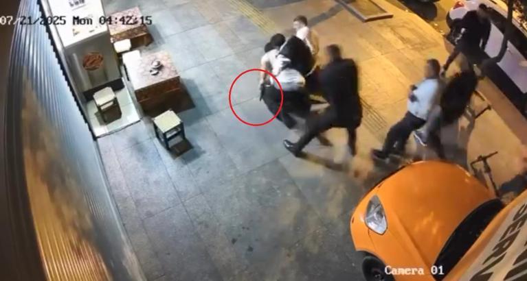 Ankara'da eğlence merkezi önündeki silahlı kavga kamerada