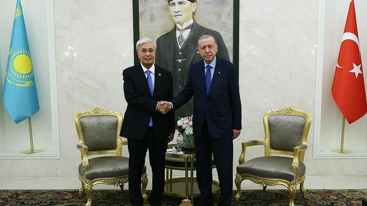Cumhurbaşkanı Erdoğan, Kazakistan Cumhurbaşkanı Tokayev'i resmi törenle karşıladı